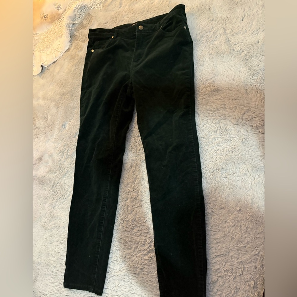 Well Worn Women's Dark Green Skinny Jeans